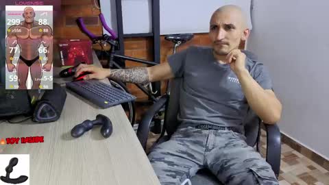 Snapshot of marckmuscle chatting on April 2026 04:01:01 AM Marck Independent model online show from April 2026 04:01:01 AM