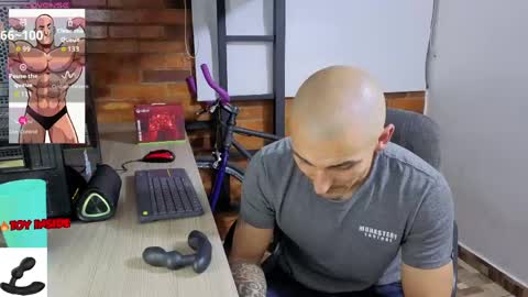 Snapshot of marckmuscle chatting on April 2026 04:10:02 AM Marck Independent model online show from April 2026 04:10:02 AM