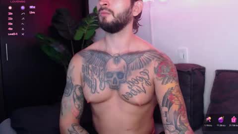 marco_allison43 online show from November 2025 08:22:02 PM