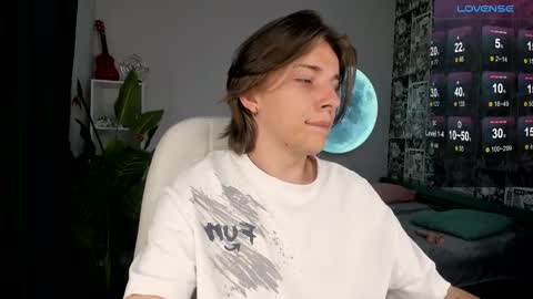 Snapshot of marcus_euphoria chatting on September 2025 09:04:02 PM Marcus online show from September 2025 09:04:02 PM