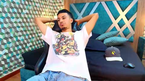 marcus_jeron online show from December 2025 05:50:01 PM