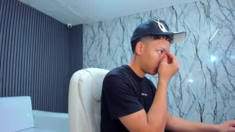 marcuss_2 online show from November 2025 01:59:02 PM