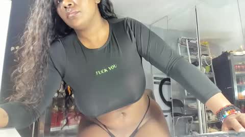 Snapshot of mareiaa chatting on January 2025 08:28:02 PM Mareia online show from January 2025 08:28:02 PM