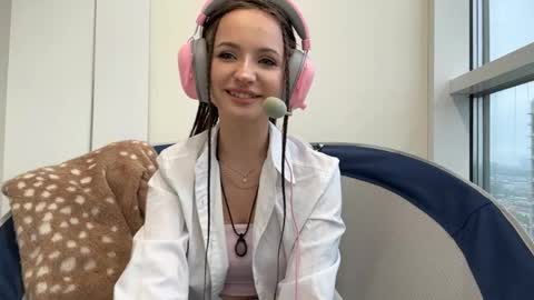 Snapshot of margaretawieczorek chatting on May 2026 10:00:01 AM Emily online show from May 2026 10:00:01 AM