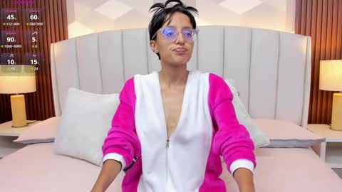 Aitana online show from September 2025 02:01:01 AM