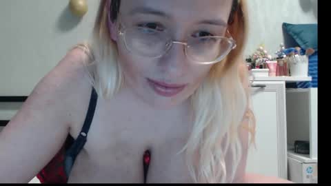 margo_shine online show from April 2026 07:58:02 PM