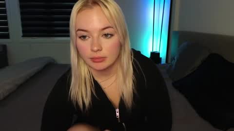 margot_robbie7 online show from October 2025 10:19:01 PM