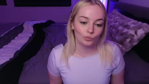 Snapshot of margot_robbie7 chatting on May 2026 01:56:02 AM margot_robbie7 online show from May 2026 01:56:02 AM