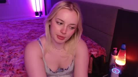 Snapshot of margot_robbie7 chatting on June 2026 01:00:01 AM margot_robbie7 online show from June 2026 01:00:01 AM