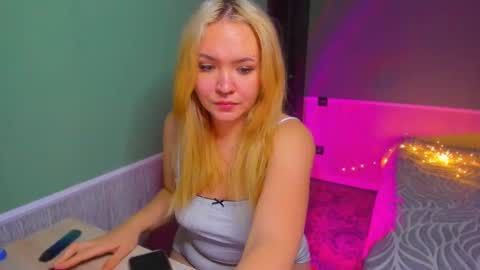 Snapshot of mari_kiku chatting on November 2025 11:59:01 PM Kiku and Marii - online show from November 2025 11:59:01 PM