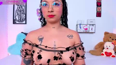 Mari Sweett  online show from February 2025 06:37:01 PM