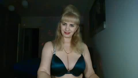 Snapshot of maria_anna_mmm chatting on June 2026 07:23:01 PM maria_anna_mmm online show from June 2026 07:23:01 PM