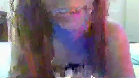 Mareu online show from November 2025 03:05:02 AM