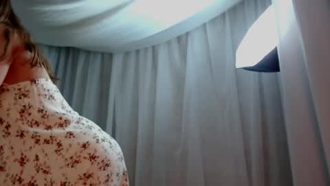 Snapshot of maria_venera__ chatting on May 2026 01:00:01 AM Maria online show from May 2026 01:00:01 AM