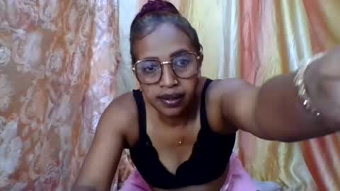 Snapshot of mariabello1 chatting on July 2026 10:43:01 AM mariabello1 online show from July 2026 10:43:01 AM