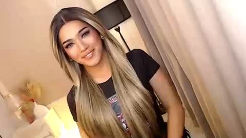 mariah_clara online show from October 2025 05:48:02 PM