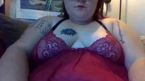 Snapshot of mariahensen chatting on November 2025 03:31:01 AM mariahensen online show from November 2025 03:31:01 AM