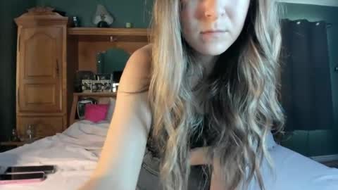 Snapshot of mariahpinkkitty chatting on June 2026 12:00:02 AM Pinkkitty online show from June 2026 12:00:02 AM