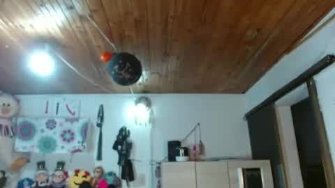 Mariajose online show from November 2025 12:06:01 PM