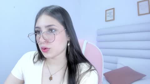 Snapshot of mariam_scott18 chatting on January 2025 07:54:01 AM Mariam online show from January 2025 07:54:01 AM