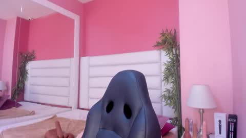 Snapshot of mariam_scott18 chatting on November 2025 03:34:01 AM Mariam online show from November 2025 03:34:01 AM