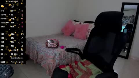   Mariam Castiblanco online show from February 2025 03:19:01 AM