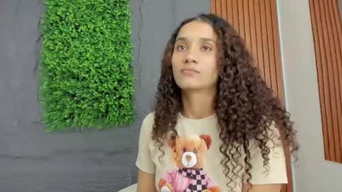 Marian online show from March 2025 05:06:02 PM