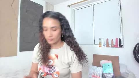 Marian online show from October 2025 10:49:01 AM