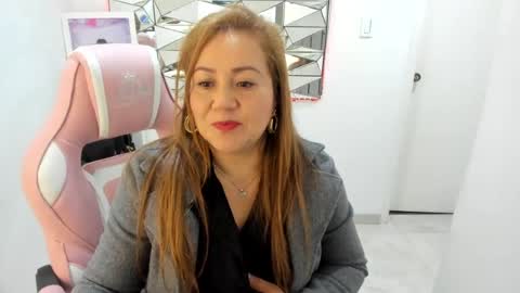 Snapshot of mariana01_m chatting on June 2026 10:57:02 AM mariana01_m online show from June 2026 10:57:02 AM