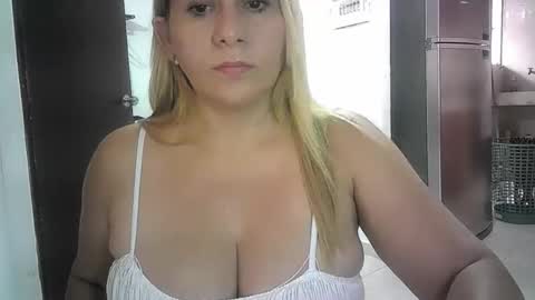 Snapshot of mariana995649 chatting on May 2026 07:11:01 PM mariana995649 online show from May 2026 07:11:01 PM