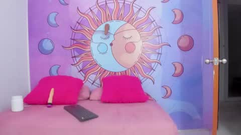 mariana_16_ online show from September 2025 07:24:02 PM