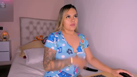 Snapshot of mariana__roe chatting on January 2025 12:37:02 AM Mariana Roe online show from January 2025 12:37:02 AM