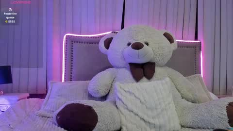 Snapshot of mariana__thompson chatting on June 2026 03:12:01 AM mariana__thompson online show from June 2026 03:12:01 AM