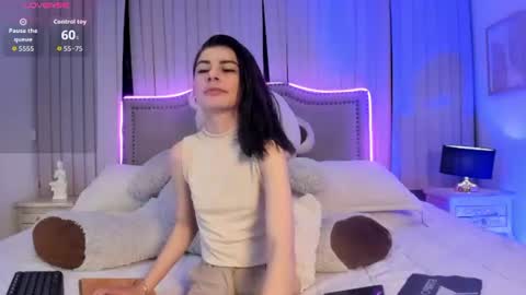 Snapshot of mariana__thompson chatting on June 2026 02:49:01 AM mariana__thompson online show from June 2026 02:49:01 AM