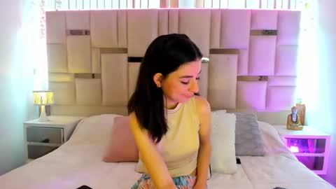Snapshot of mariana__thompson chatting on July 2026 01:40:02 PM mariana__thompson online show from July 2026 01:40:02 PM