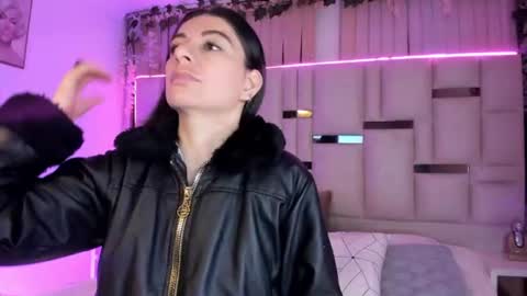 Snapshot of mariana__thompson chatting on July 2026 02:40:01 AM mariana__thompson online show from July 2026 02:40:01 AM