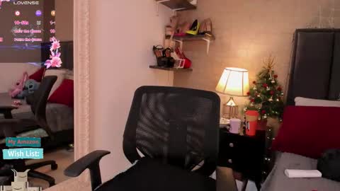 Mar y online show from December 2025 03:21:02 PM