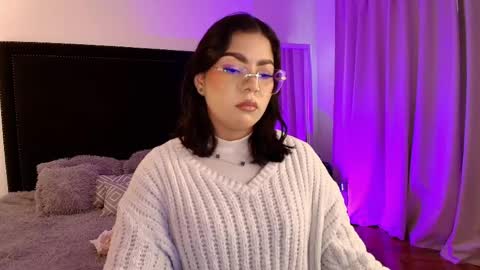 Snapshot of mariana_owen chatting on May 2026 12:02:01 PM online show from May 2026 12:02:01 PM