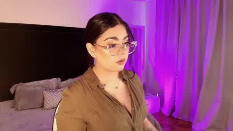 Snapshot of mariana_owen chatting on May 2026 12:01:01 PM online show from May 2026 12:01:01 PM