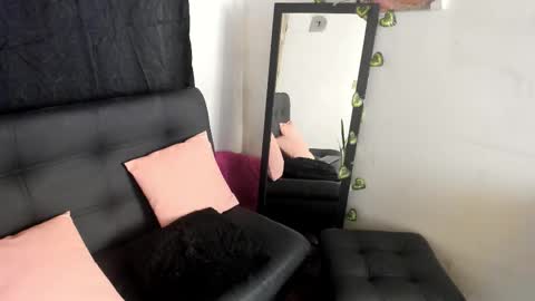 Mariana online show from October 2025 08:33:01 AM