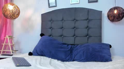 Snapshot of marianavargas20 chatting on December 2024 05:45:02 PM Mariana Vargas online show from December 2024 05:45:02 PM