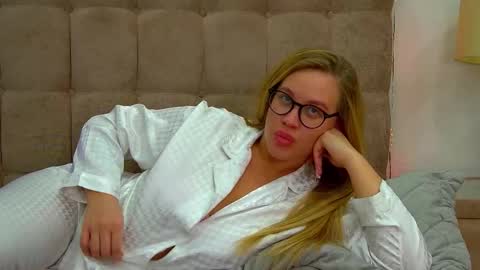 Maria online show from March 2025 01:14:02 PM