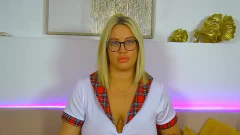 Maria online show from March 2026 07:10:01 PM