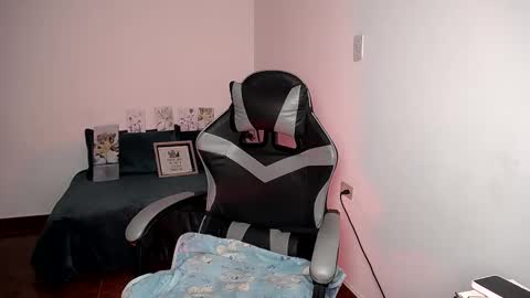 Mariana online show from November 2025 03:12:02 AM