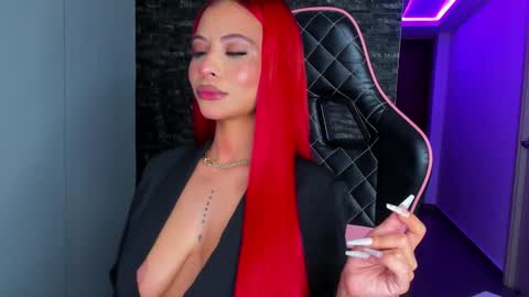 M A R I A N E online show from September 2025 07:43:01 AM