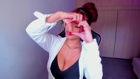 M A R I A N E online show from November 2025 02:49:01 PM