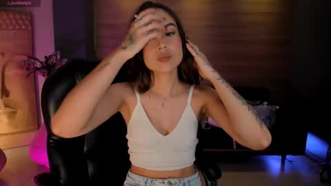 Snapshot of mariannelane1 chatting on November 2025 09:24:02 PM Marianne online show from November 2025 09:24:02 PM