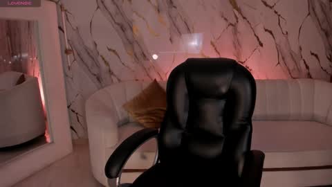 Snapshot of mariannelane1 chatting on March 2026 08:37:01 PM Marianne online show from March 2026 08:37:01 PM