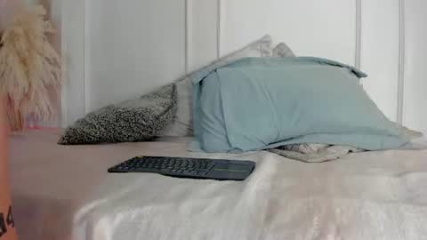 Maria Pettit online show from July 2026 03:00:02 AM