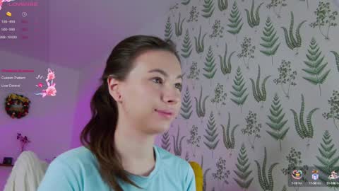 Snapshot of marie_diaze chatting on January 2025 05:19:01 AM Marie LEAVE YOUR WITH ME online show from January 2025 05:19:01 AM